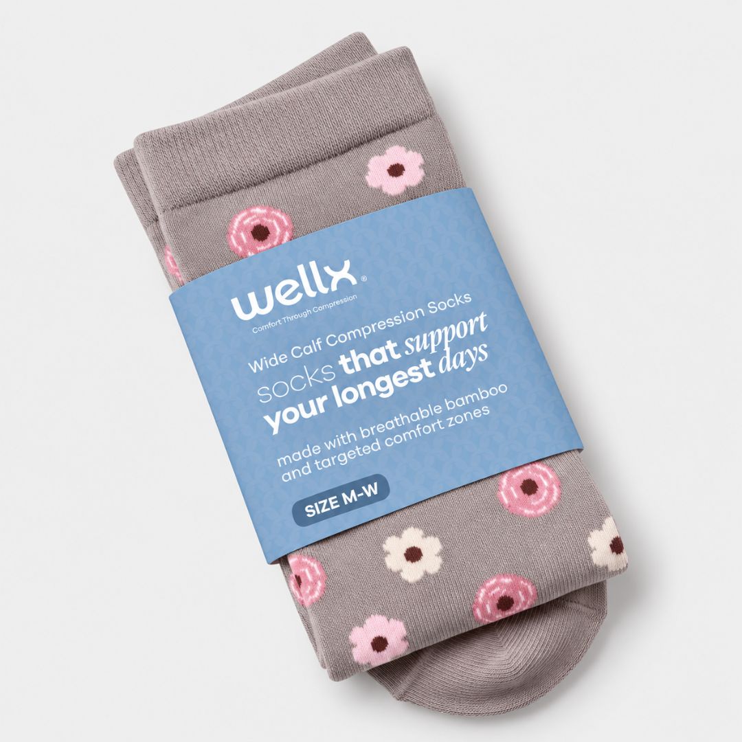 Chaussettes PlusFit™ grises à fleurs